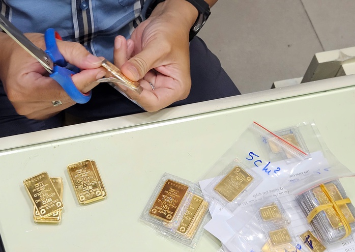 vang-18-4-8-174495741084762056798 Giá vàng miếng SJC tăng trở lại - Ảnh 1.